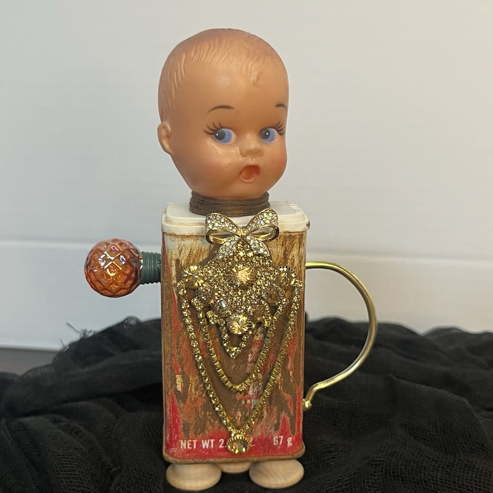 OOAK Assemblage ARTIST DOLL Vintage Mixed‎ Media Sculpture Mustard Seed Tin - Picture 3 of 5